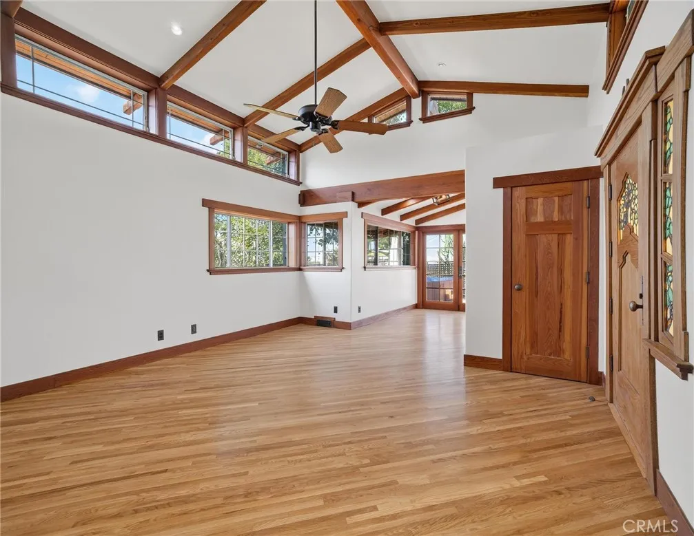 3950 De Longpre Avenue, Los Angeles, California 90027 home-pic-11